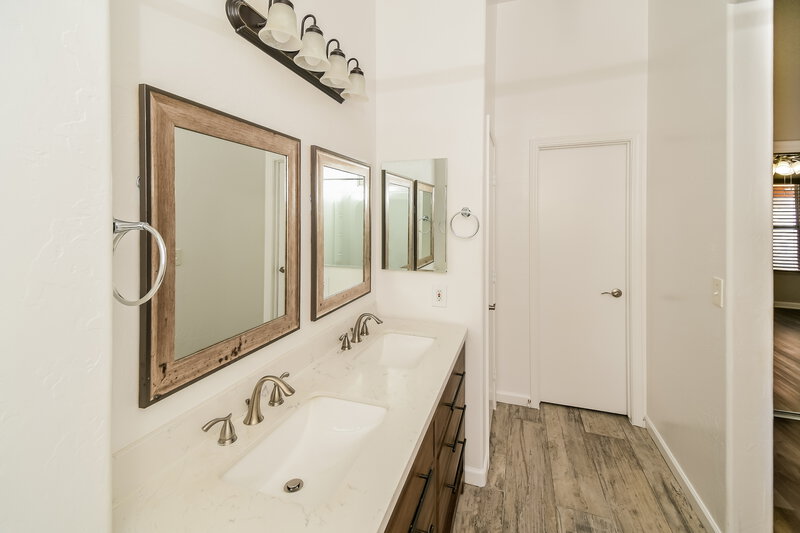 2,255/Mo, 2717 S Ananea Mesa, AZ 85209 Main Bathroom View