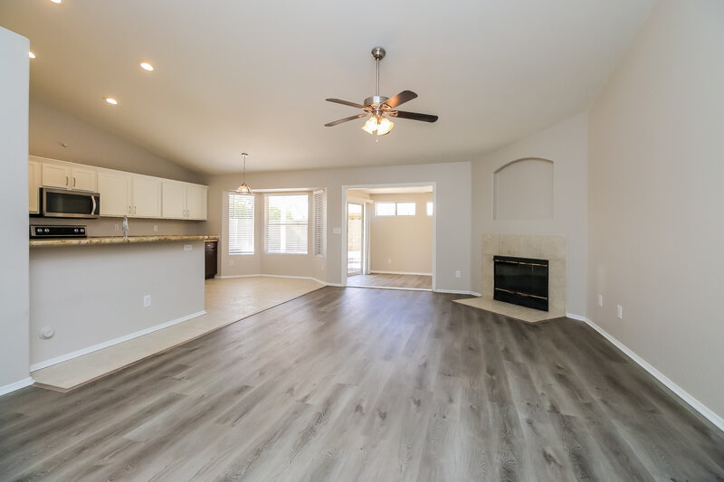 2,550/Mo, 1620 E Golden Ln Chandler, AZ 85225 Living Room View