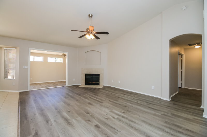 2,550/Mo, 1620 E Golden Ln Chandler, AZ 85225 Living Room View 2