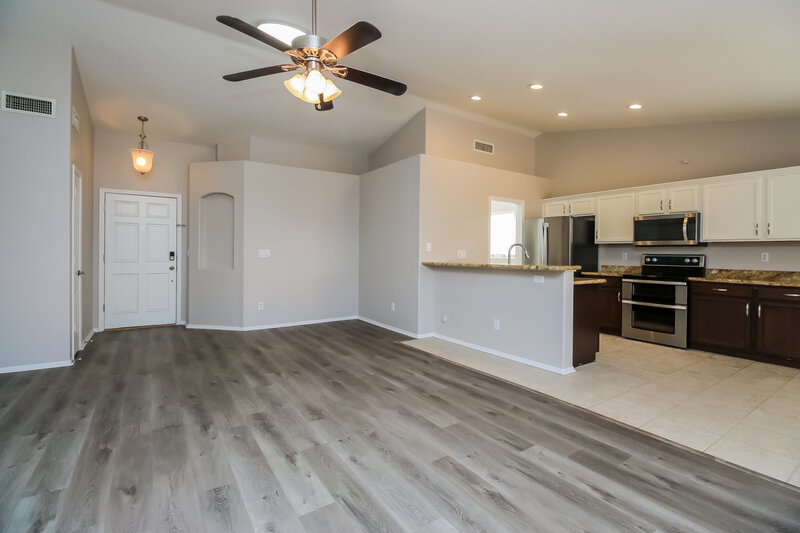 2,550/Mo, 1620 E Golden Ln Chandler, AZ 85225 Living Room View 3