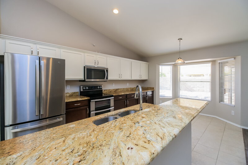 2,550/Mo, 1620 E Golden Ln Chandler, AZ 85225 Kitchen View 2