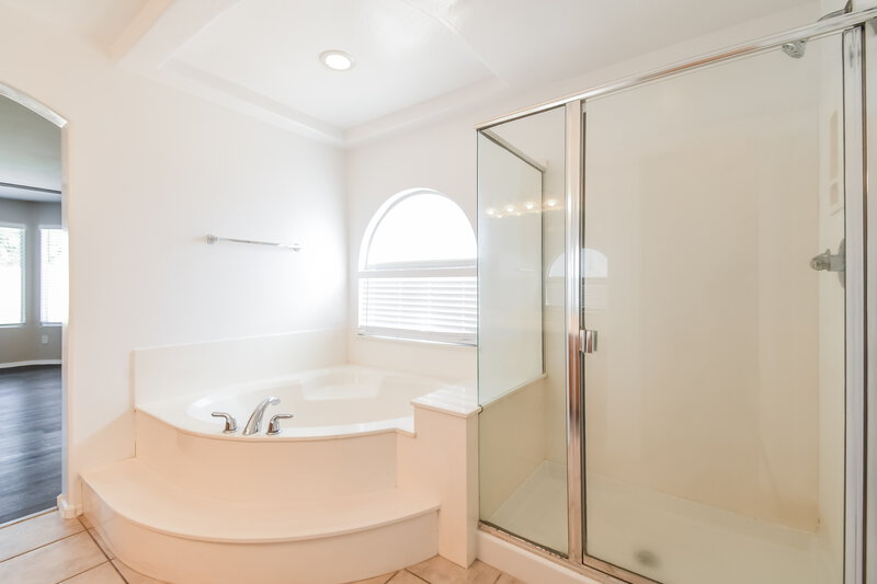 0/Mo, 3796 E Leah Ln Gilbert, AZ 85234 Main Bathroom View 2