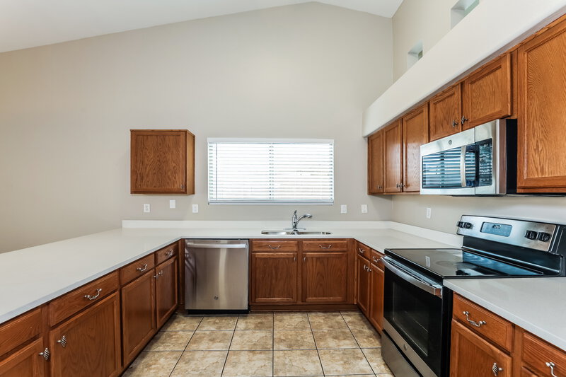 1,935/Mo, 13538 W Berridge Ln Litchfield Park, AZ 85340 Kitchen View 2