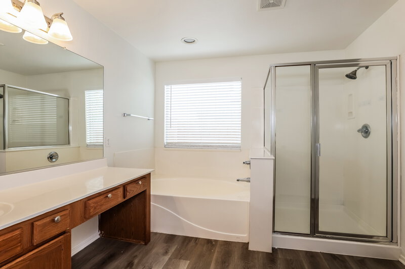 1,935/Mo, 13538 W Berridge Ln Litchfield Park, AZ 85340 Main Bathroom View 2