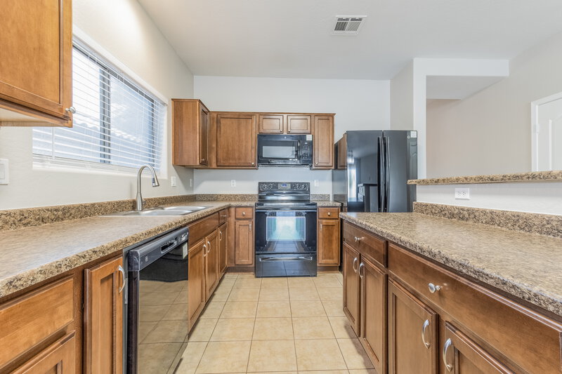 3,030/Mo, 1145 S Pheasant Dr Gilbert, AZ 85296 Kitchen View