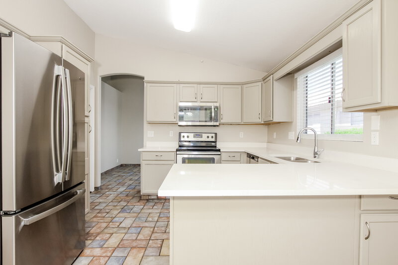 2,410/Mo, 1310 N Blackstone Dr Chandler, AZ 85224 Kitchen View