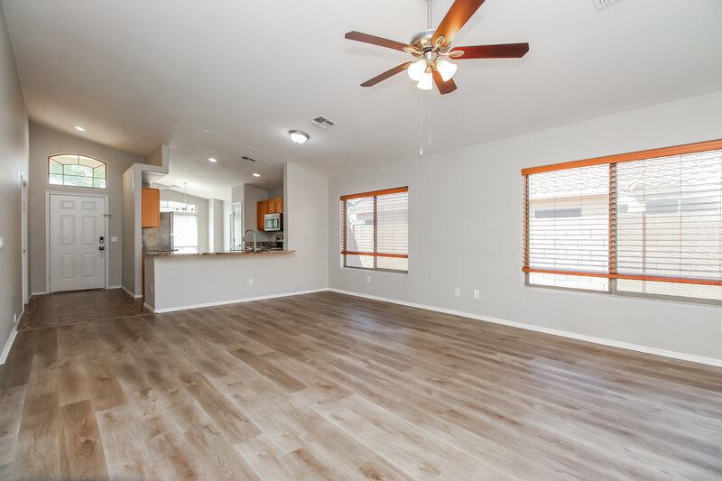 2,245/Mo, 3834 E Longhorn Dr Gilbert, AZ 85297 Living Room View 2