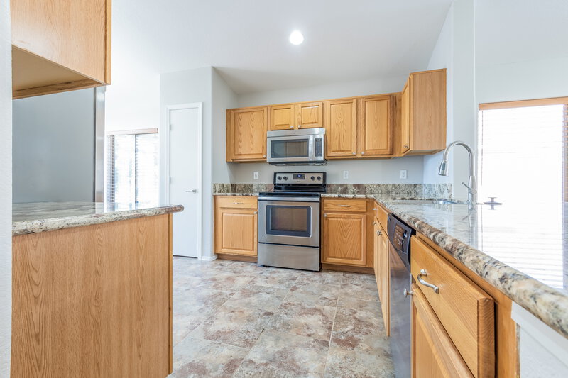 2,415/Mo, 3834 E Longhorn Dr Gilbert, AZ 85297 Kitchen View