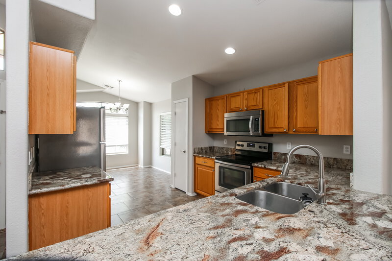 2,245/Mo, 3834 E Longhorn Dr Gilbert, AZ 85297 Kitchen View