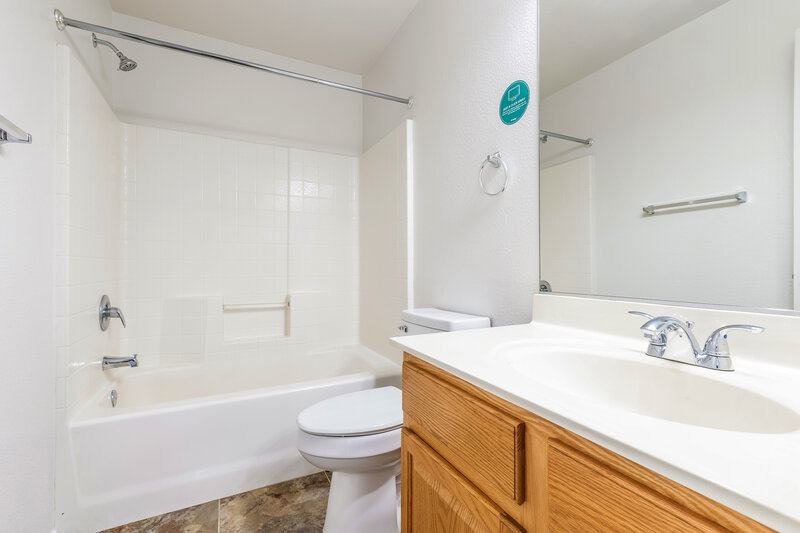 2,415/Mo, 3834 E Longhorn Dr Gilbert, AZ 85297 Bathroom View