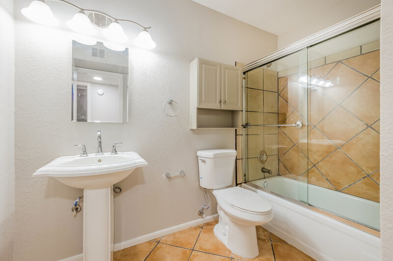 2,195/Mo, 1720 W Chilton St Chandler, AZ 85224 Bathroom View