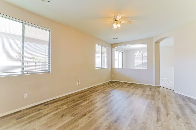3,055/Mo, 514 W Redwood Dr Chandler, AZ 85248 Living Room View 3