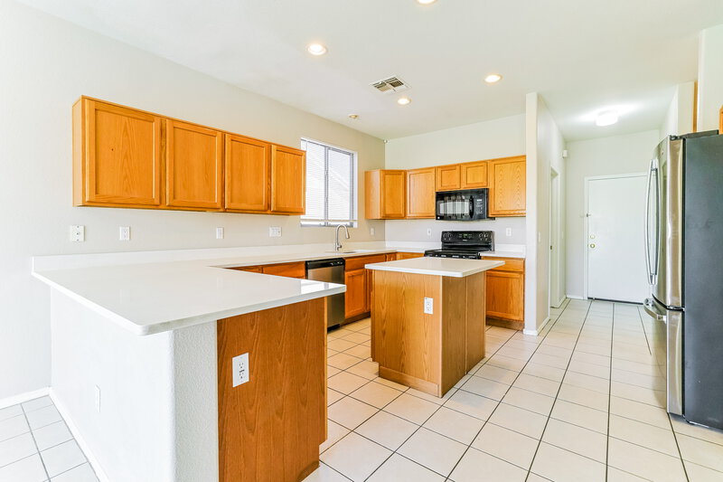 3,055/Mo, 514 W Redwood Dr Chandler, AZ 85248 Kitchen View