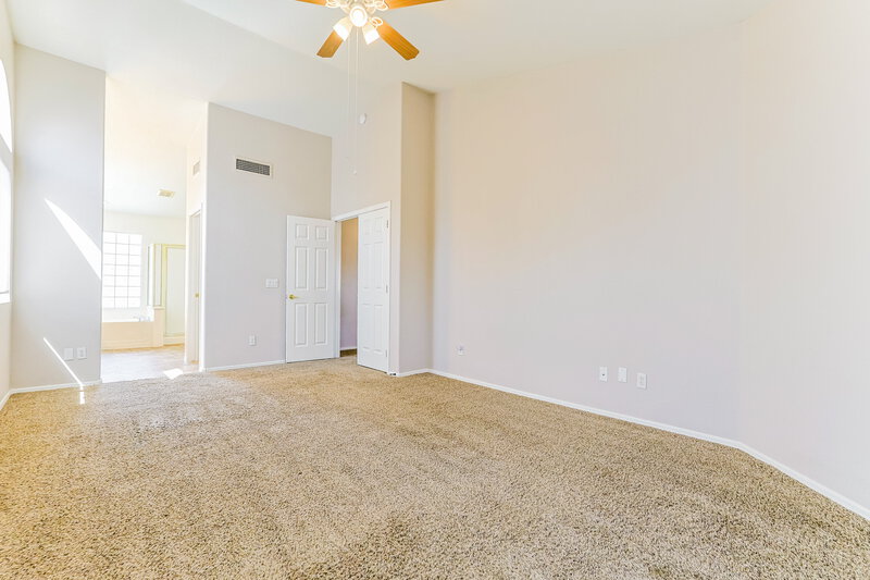 3,055/Mo, 514 W Redwood Dr Chandler, AZ 85248 Main Bedroom View 2