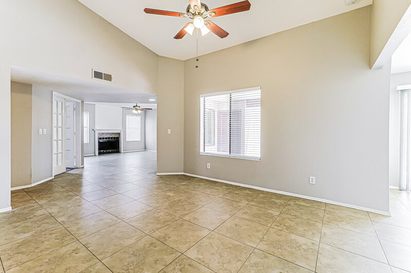 2,285/Mo, 1900 N Jay St Chandler, AZ 85225 Family Room View 2