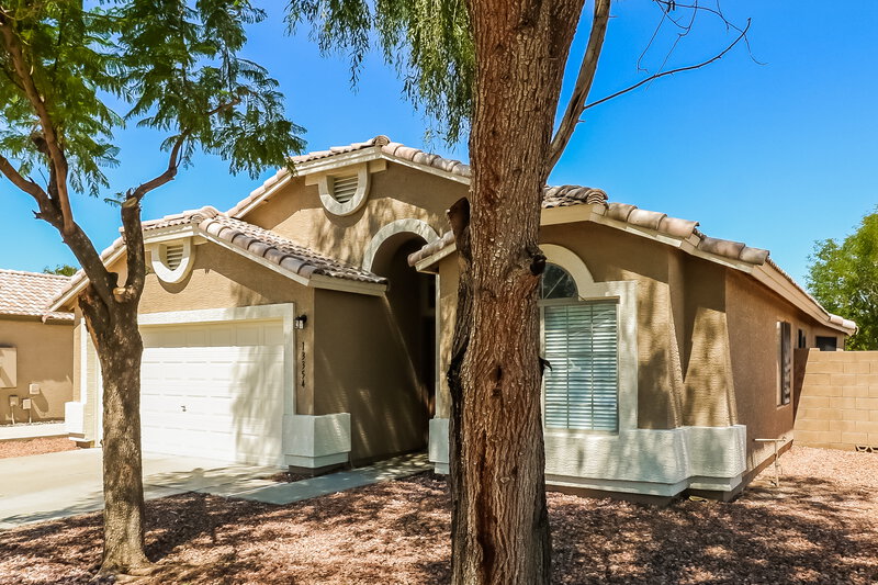 1,860/Mo, 13354 W Saguaro Ln Surprise, AZ 85374 Front View