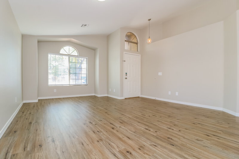 1,860/Mo, 13354 W Saguaro Ln Surprise, AZ 85374 Living Room View