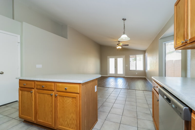 1,860/Mo, 13354 W Saguaro Ln Surprise, AZ 85374 Kitchen View 2
