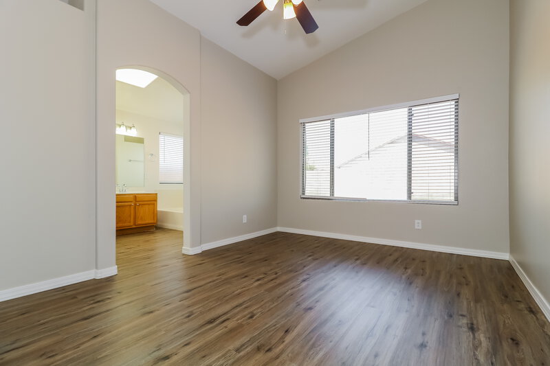 1,860/Mo, 13354 W Saguaro Ln Surprise, AZ 85374 Main Bedroom View