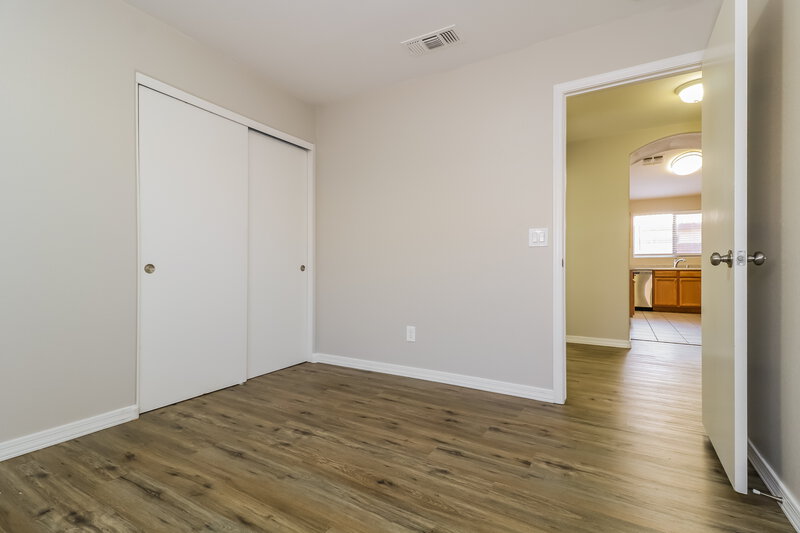 1,860/Mo, 13354 W Saguaro Ln Surprise, AZ 85374 Bedroom View 2