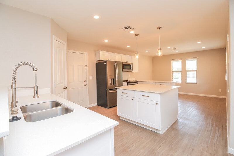 2,450/Mo, 3825 E Frances Ln Gilbert, AZ 85295 Dining Room View