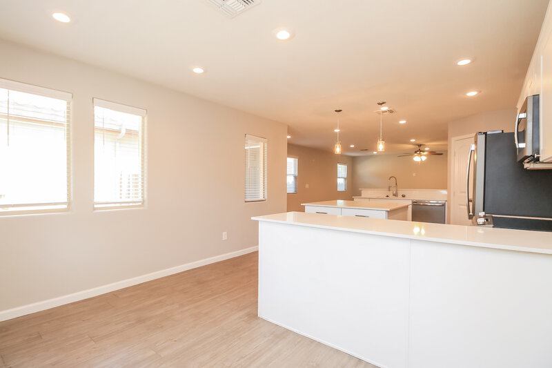 2,450/Mo, 3825 E Frances Ln Gilbert, AZ 85295 Kitchen View 2