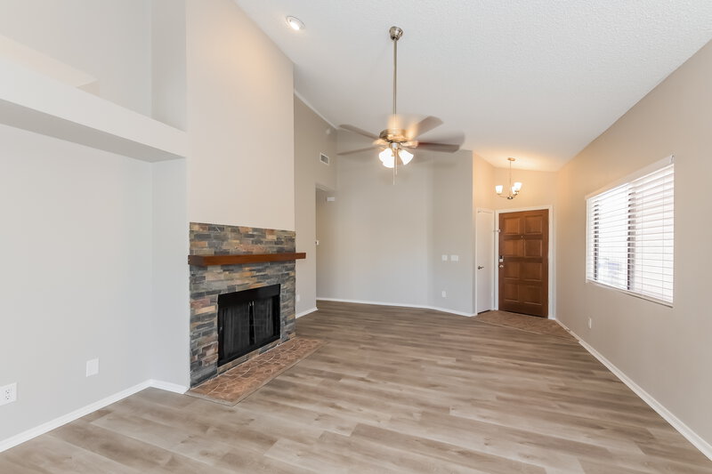 2,190/Mo, 4681 W Harrison St Chandler, AZ 85226 Living Room View 2