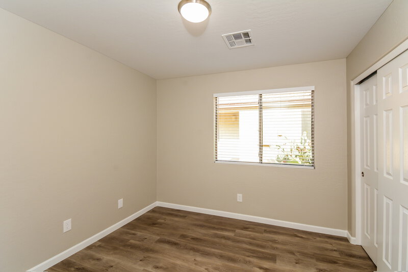 2,170/Mo, 14846 W Hearn Rd Surprise, AZ 85379 Dining Room View 3
