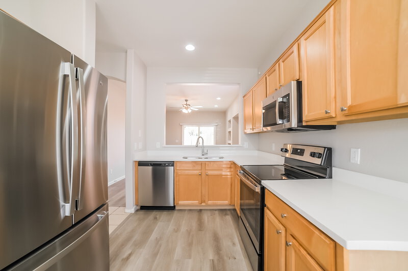 2,050/Mo, 4754 N 126th Dr Litchfield Park, AZ 85340 Kitchen View