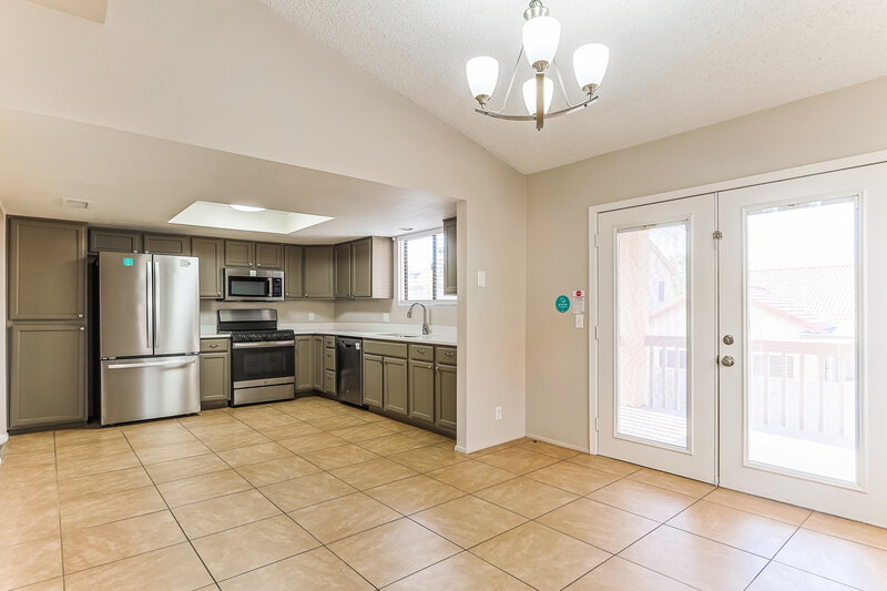 2,950/Mo, 1232 W Riviera Dr Gilbert, AZ 85233 Dining Room View 2
