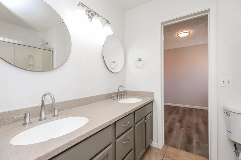 2,685/Mo, 1232 W Riviera Dr Gilbert, AZ 85233 Bathroom View