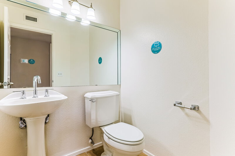 2,950/Mo, 1232 W Riviera Dr Gilbert, AZ 85233 Bathroom View