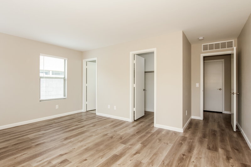 1,870/Mo, 12157 N 151st Dr Surprise, AZ 85379 Main Bedroom View 2