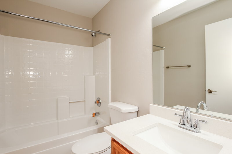 1,870/Mo, 12157 N 151st Dr Surprise, AZ 85379 Bathroom View