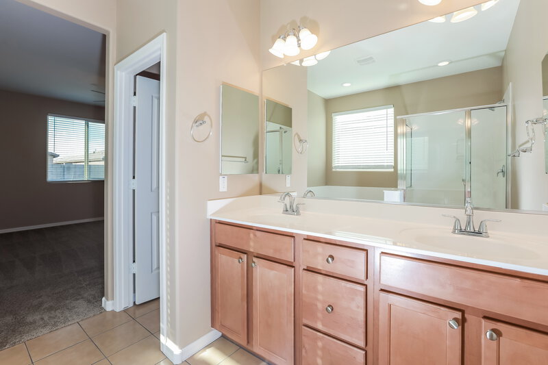 1,980/Mo, 2282 W Arroyo Way Queen Creek, AZ 85142 Main Bathroom View