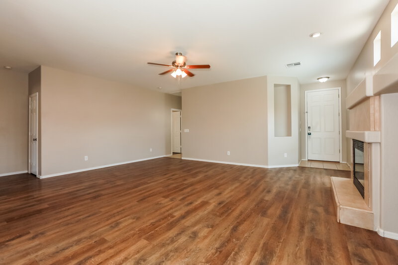 2,080/Mo, 29154 N Gedona Cir San Tan Valley, AZ 85143 Living Room View 2