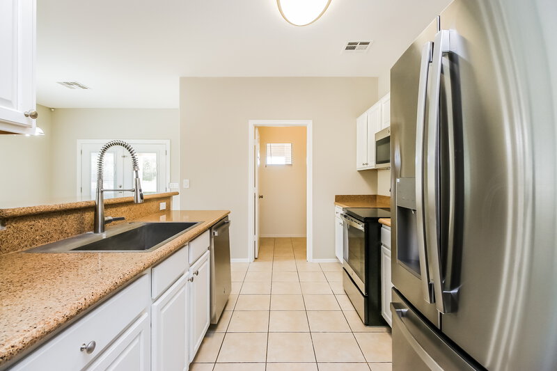 2,060/Mo, 29154 N Gedona Cir San Tan Valley, AZ 85143 Kitchen View 2