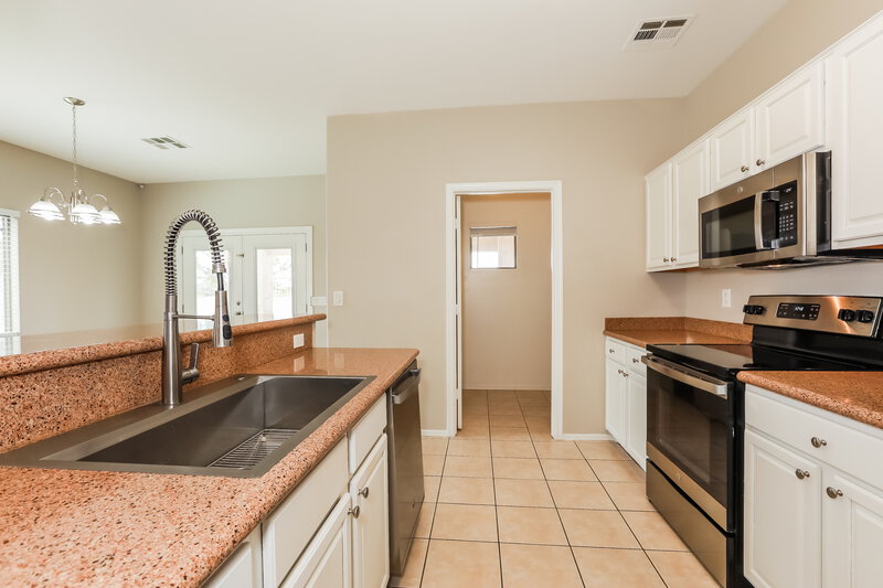 2,080/Mo, 29154 N Gedona Cir San Tan Valley, AZ 85143 Kitchen View 3