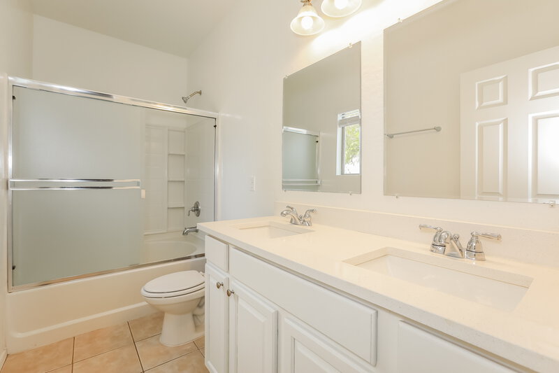 2,080/Mo, 29154 N Gedona Cir San Tan Valley, AZ 85143 Main Bathroom View