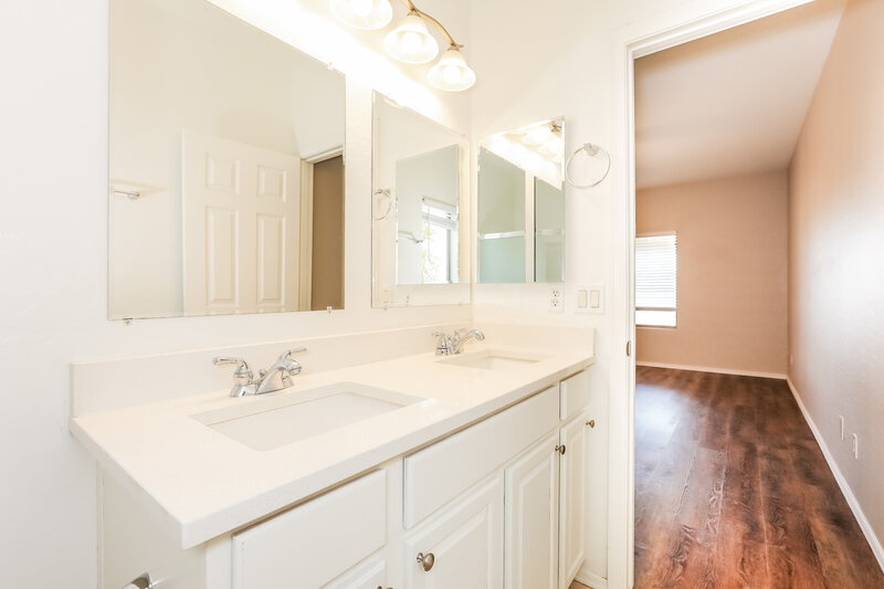2,080/Mo, 29154 N Gedona Cir San Tan Valley, AZ 85143 Bathroom View