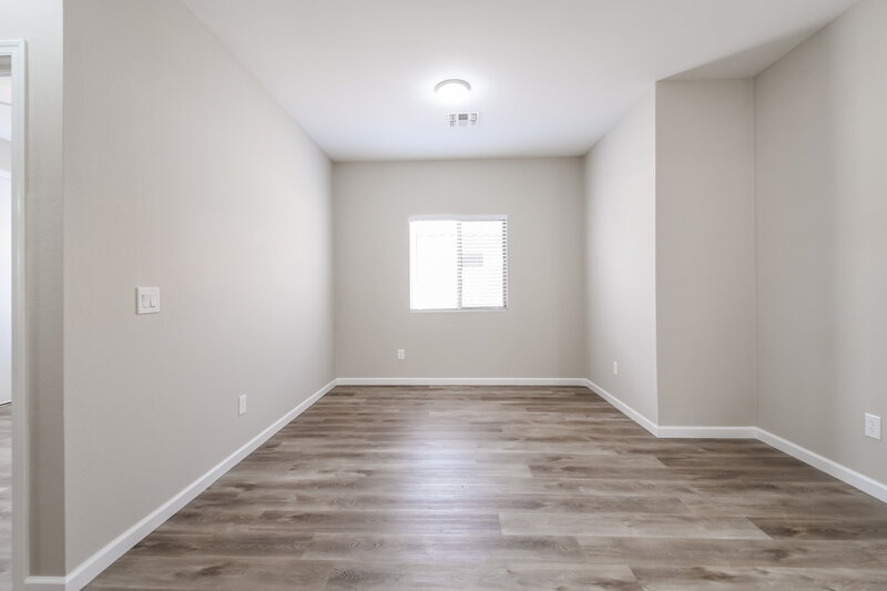 1,985/Mo, 16408 N Naegel Dr Surprise, AZ 85374 Office View