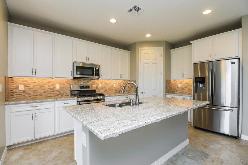 2,005/Mo, 4486 W Kirkland Ave Queen Creek, AZ 85142 Kitchen View 2