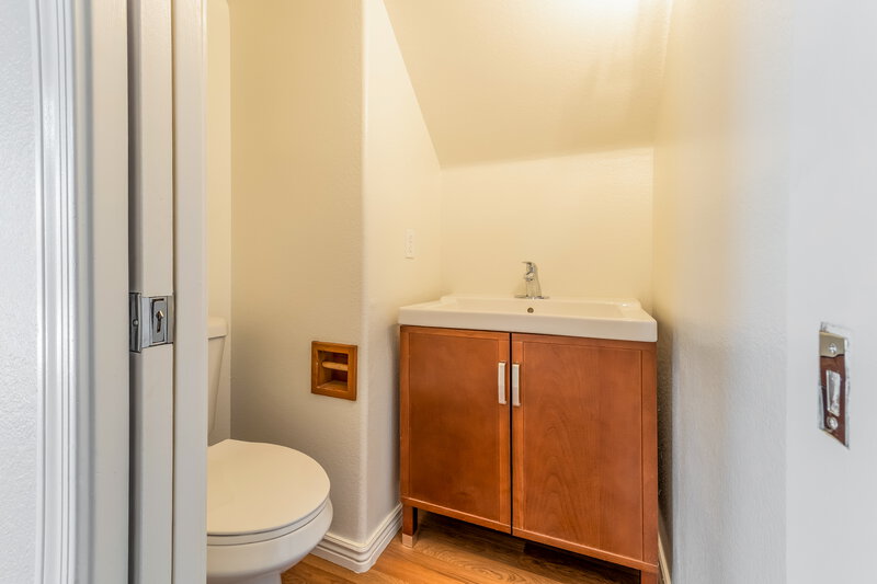 2,155/Mo, 6134 S Colonial Way Tempe, AZ 85283 Bathroom View 2