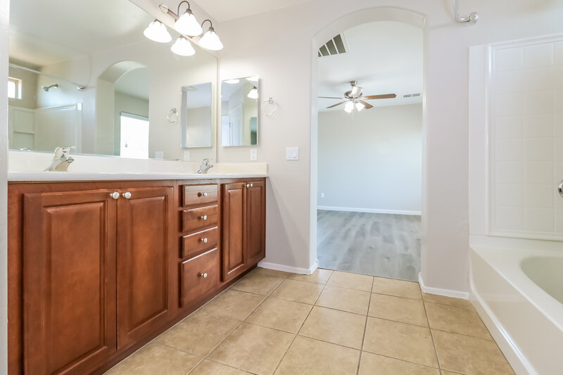 2,525/Mo, 7113 W Winslow Ave Phoenix, AZ 85043 Misc View 9