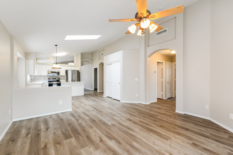2,690/Mo, 19410 N 7th Dr Phoenix, AZ 85027 Living Room View 4