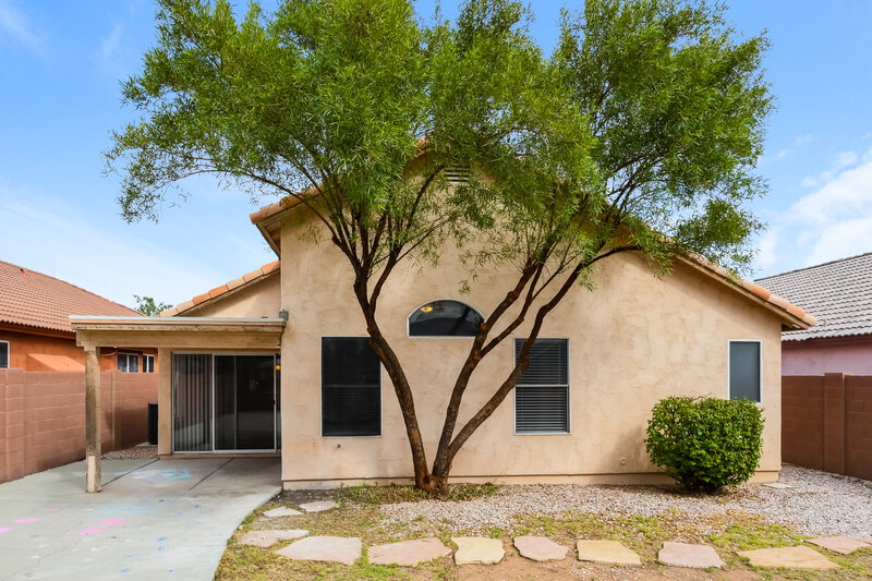 2,690/Mo, 19410 N 7th Dr Phoenix, AZ 85027 Rear View