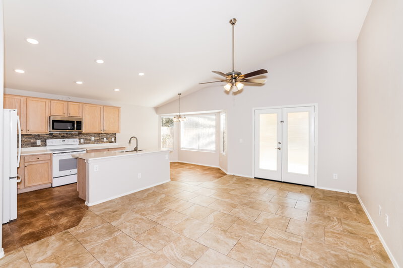 2,435/Mo, 13661 N 79th Ln Peoria, AZ 85381 Living Room View