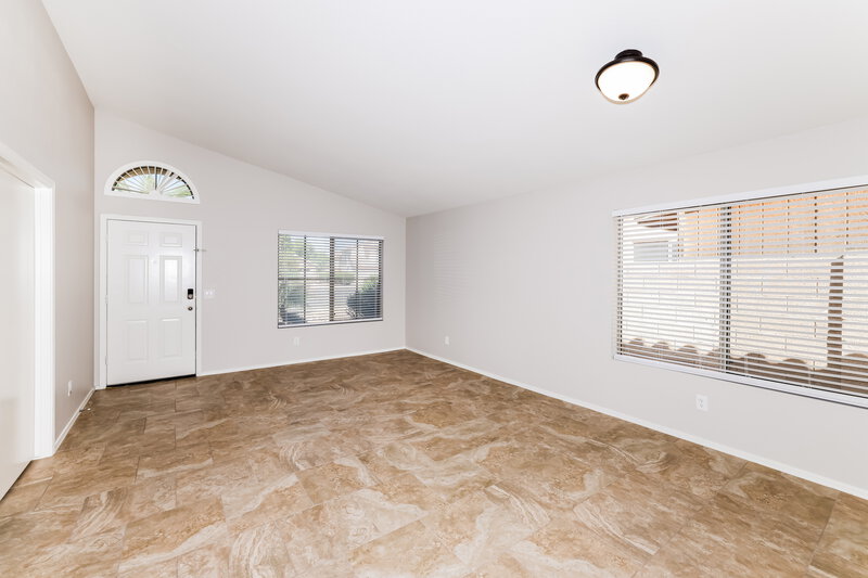 2,435/Mo, 13661 N 79th Ln Peoria, AZ 85381 Living Room View 2