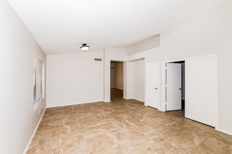 2,435/Mo, 13661 N 79th Ln Peoria, AZ 85381 Living Room View 3