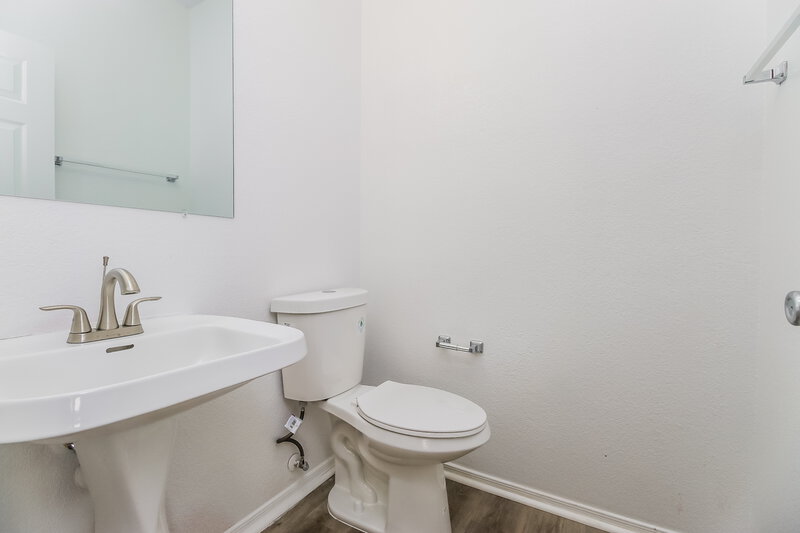 2,265/Mo, 1247 S Amador Mesa, AZ 85209 Bathroom View 2